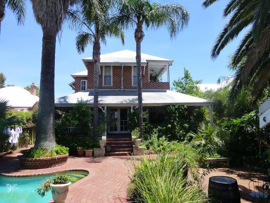 פרת'' Lakeside Bed & Breakfast מראה חיצוני תמונה