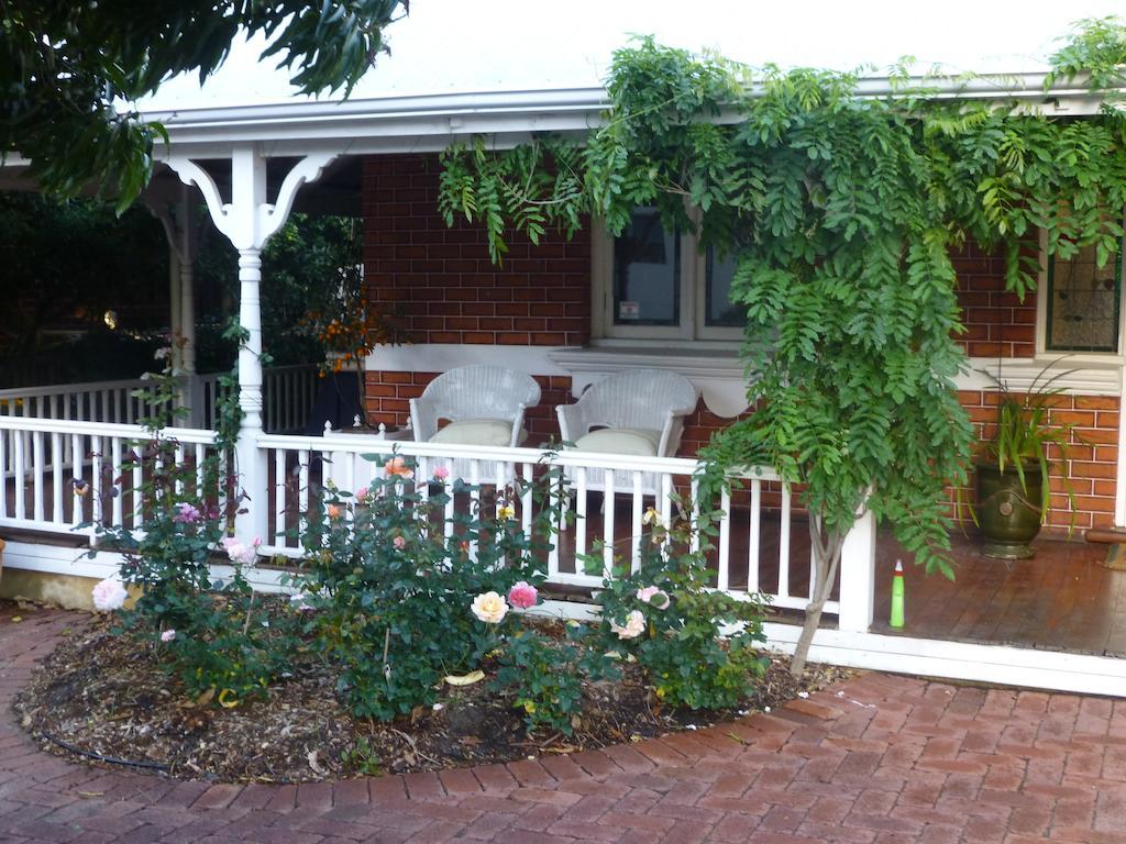 פרת'' Lakeside Bed & Breakfast מראה חיצוני תמונה
